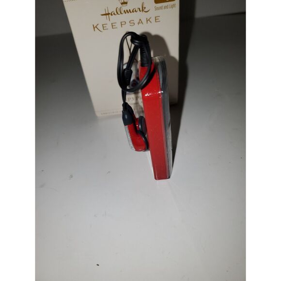 A Hallmark Keepsake Ornament Magic Sound & Light MP3 Player 4 Christmas Songs - Picture 6 of 12